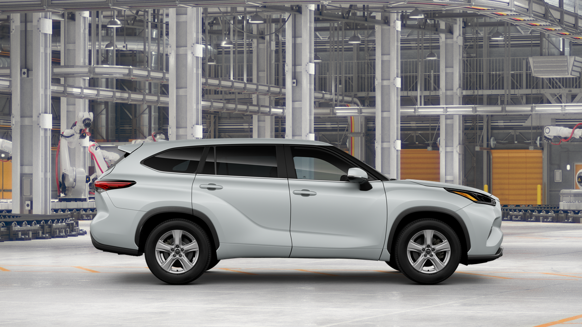 2025 Toyota Highlander XLE Limited photo 8
