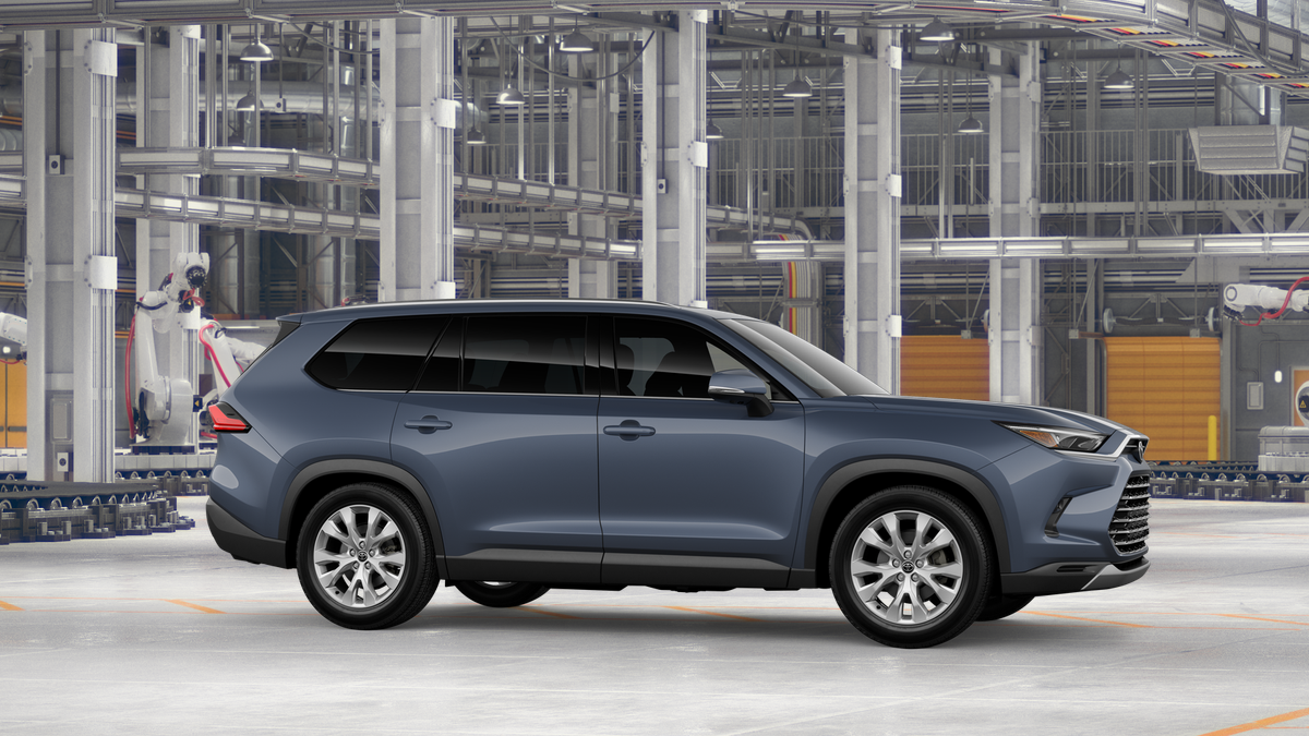 2026 Toyota Highlander Hybrid Limited photo 12