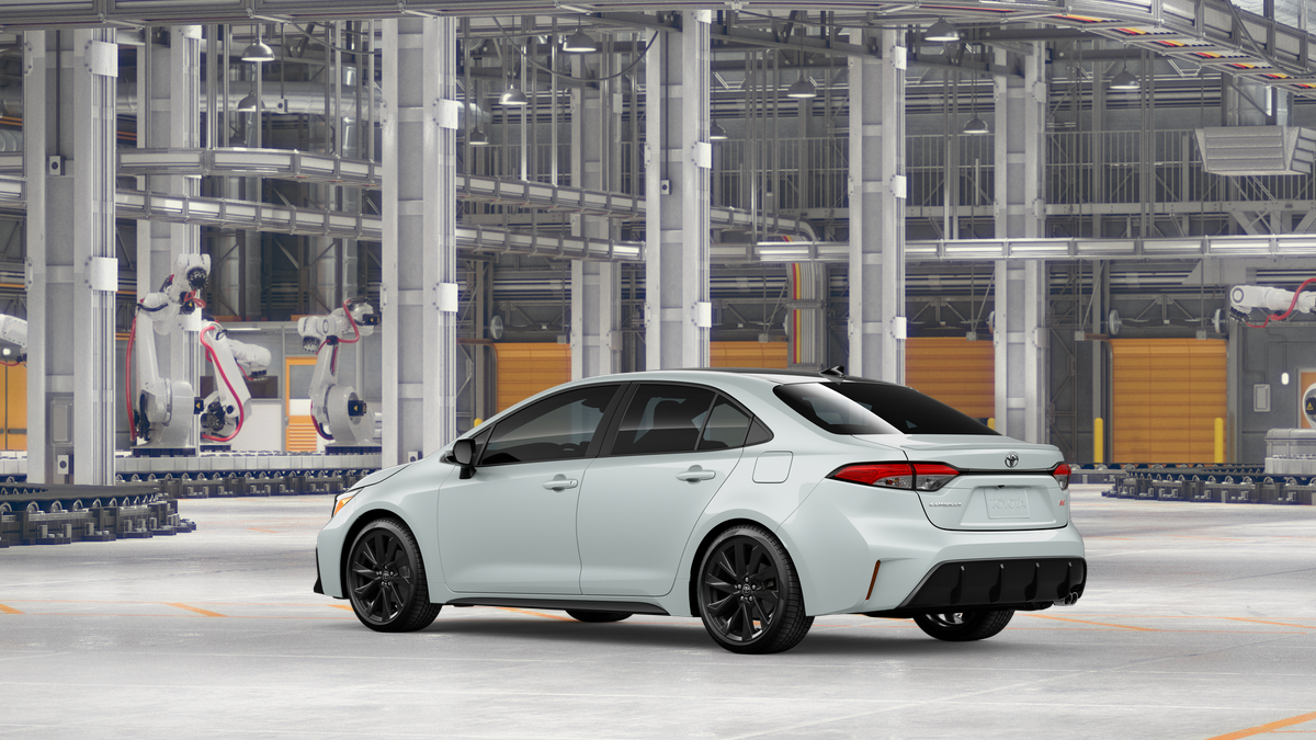 New 2026 Wind Chill Pearl with Midnight Black Metallic roof <sup>1</sup> Toyota  SE image 8