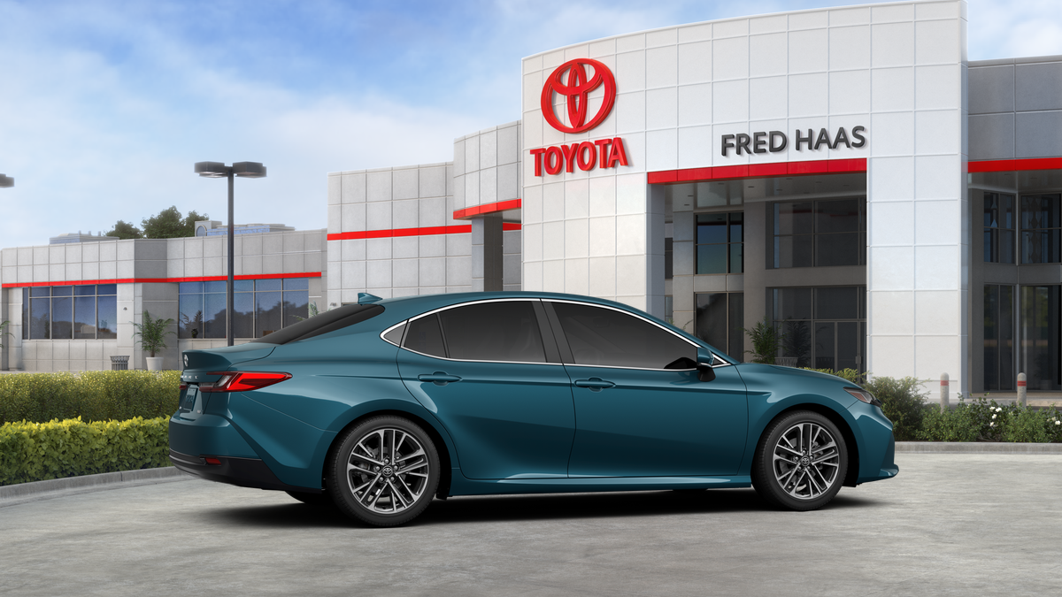 2025 Toyota Camry XLE photo 11