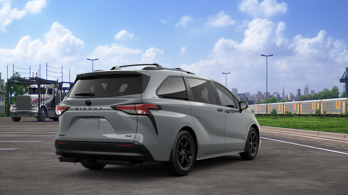 2025 Toyota Sienna XSE photo 9