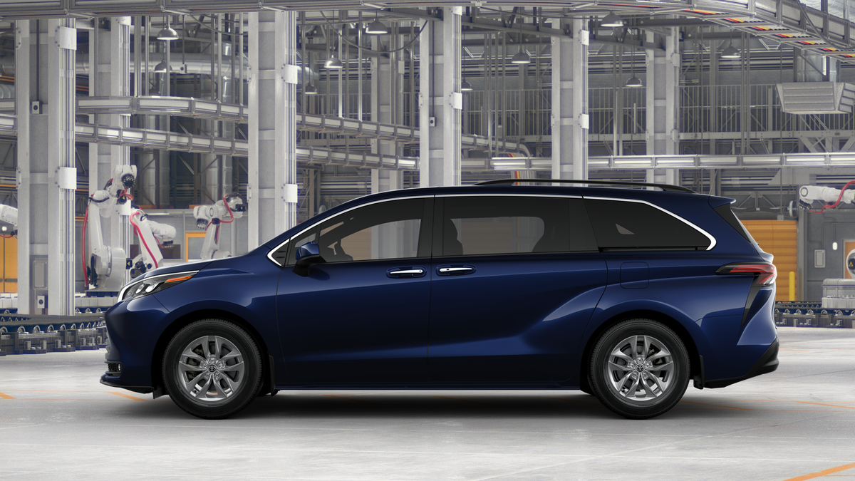 2025 Toyota Sienna XLE photo 6