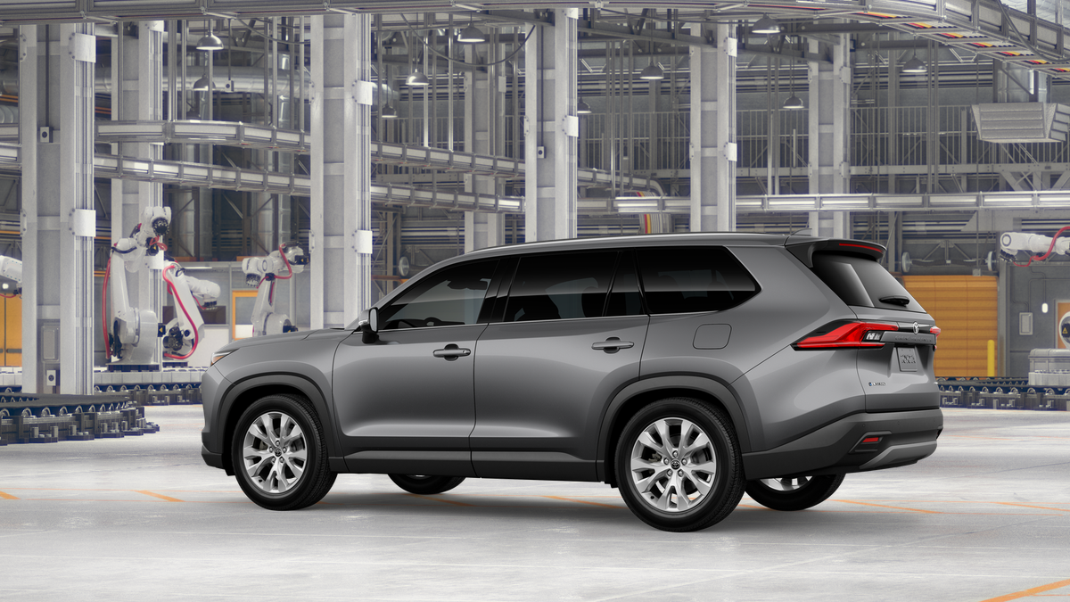 2026 Toyota Highlander Hybrid Limited photo 5