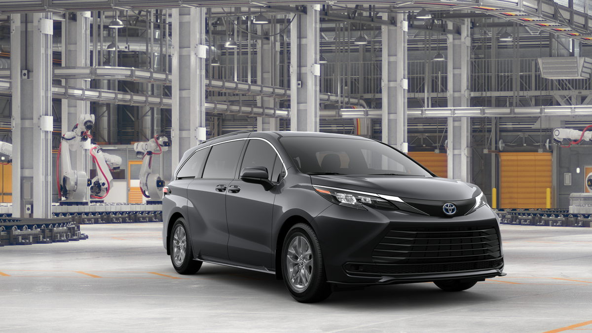2025 Toyota Sienna LE photo 17