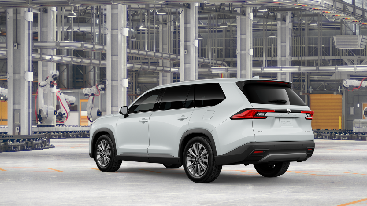 New 2026 Wind Chill Pearl <sup>1</sup> Toyota  Platinum image 8