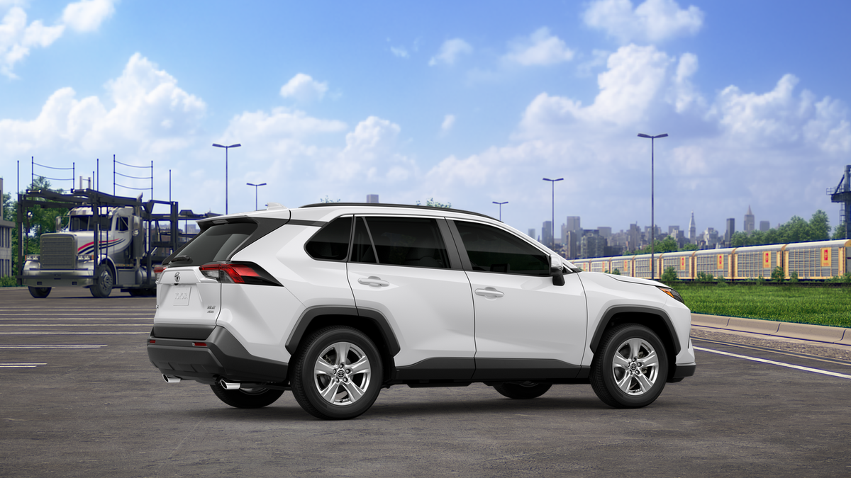 2025 Toyota RAV4 XLE photo 13