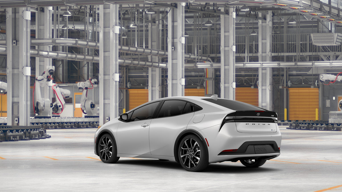 2026 Toyota Prius Plug-in Hybrid XSE photo 8