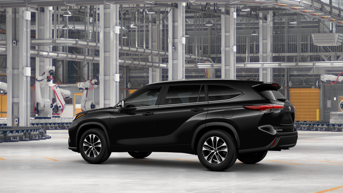 2025 Toyota Highlander XLE photo 6