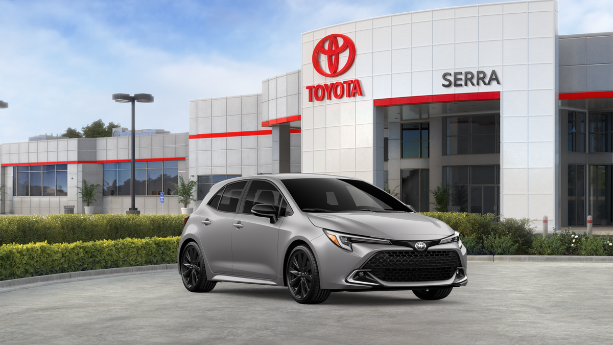 New 2027 Classic Silver Metallic Toyota  XSE image 26