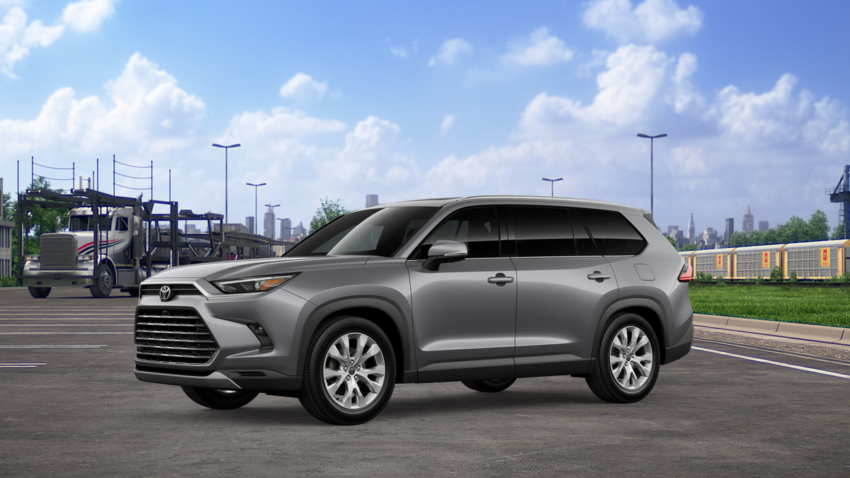 2026 Toyota Highlander Hybrid Limited photo 2