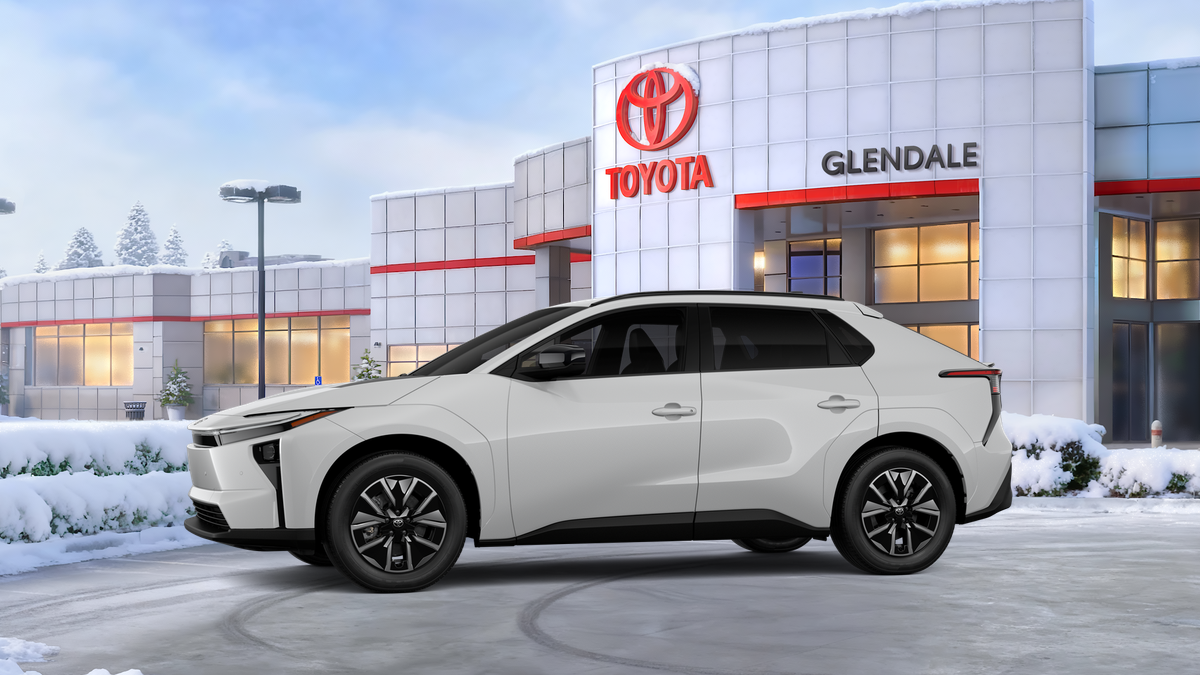 New 2027 Wind Chill Pearl <sup>1</sup> Toyota  XLE image 5