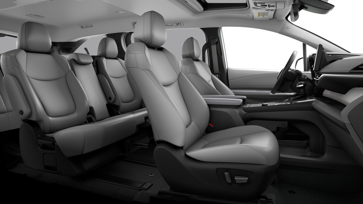 2025 Toyota Sienna XLE photo 18