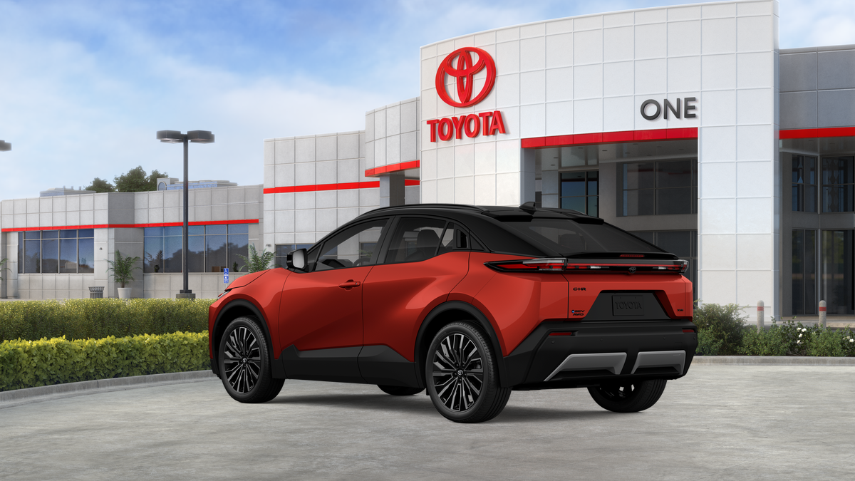New 2026 Tandoori with Midnight Black Metallic roof <sup>1</sup> Toyota  XSE image 39