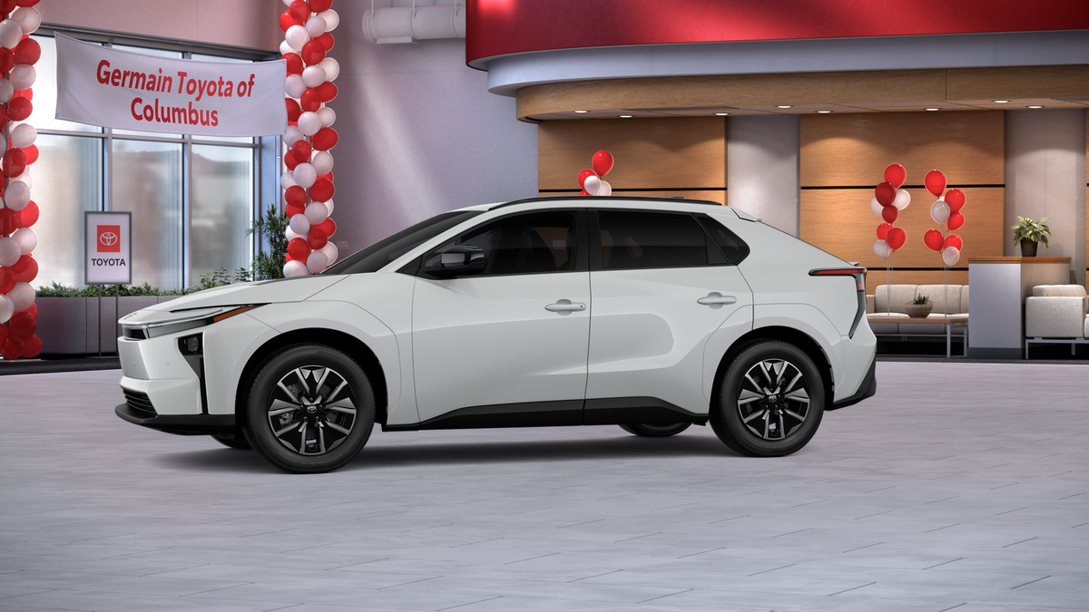 New 2026 Wind Chill Pearl <sup>1</sup> Toyota  XLE image 37