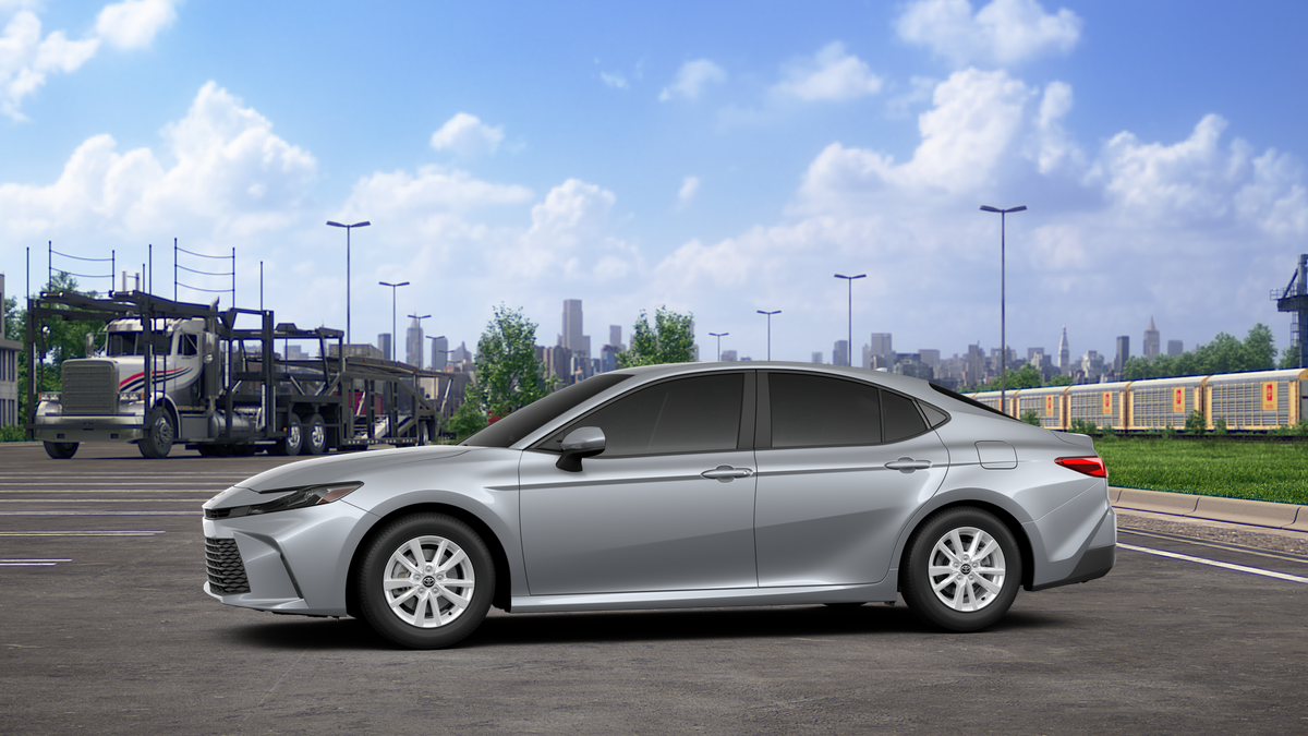 2025 Toyota Camry LE photo 5