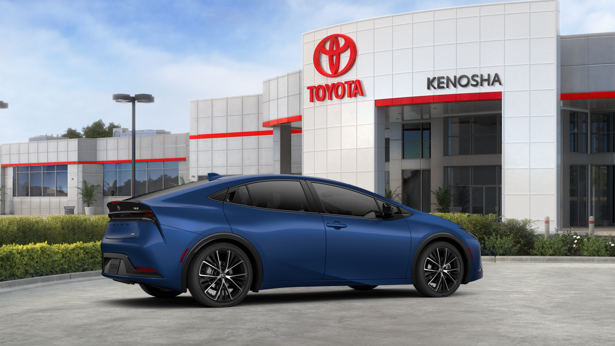 2026 Toyota Prius XLE photo 9