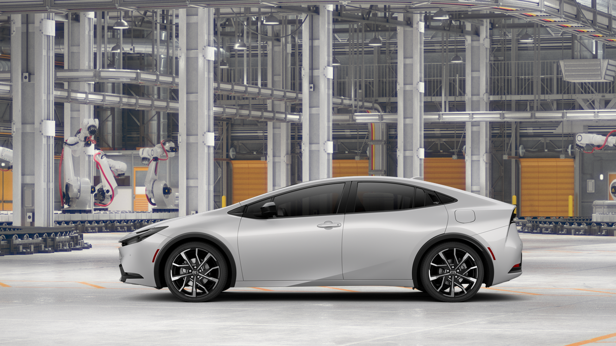 2026 Toyota Prius Plug-in Hybrid XSE photo 6