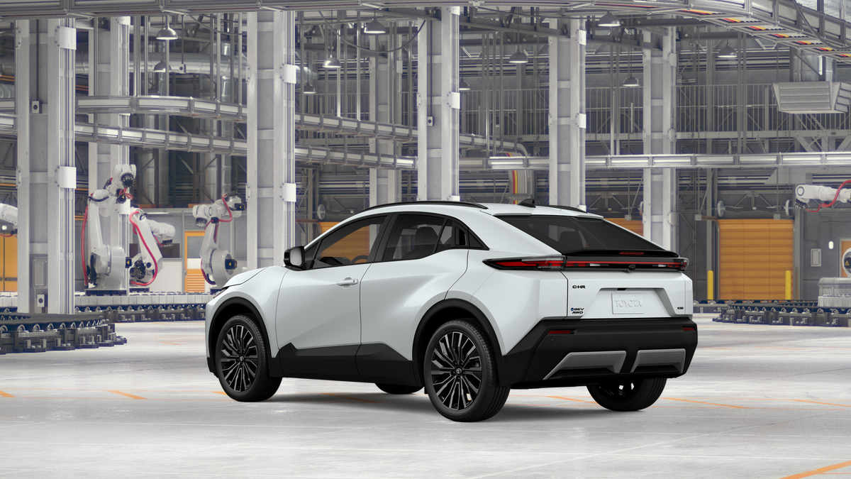 New 2026 Wind Chill Pearl <sup>1</sup> Toyota  XSE image 8