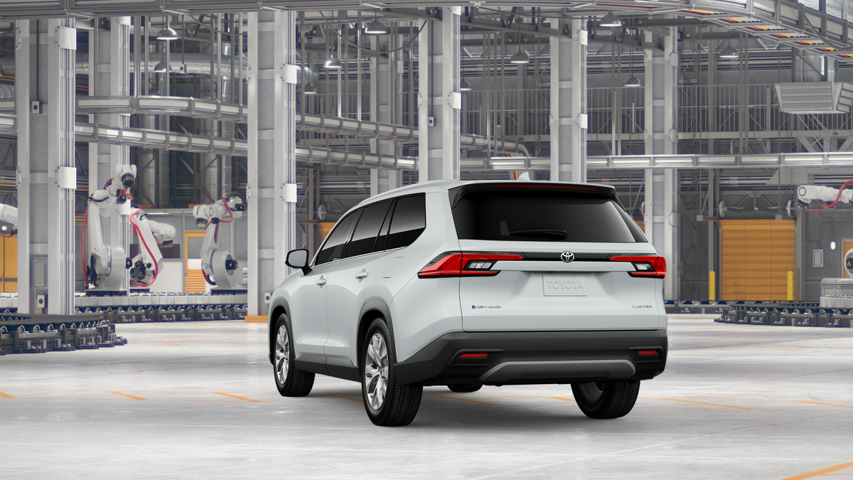 2026 Toyota Highlander Hybrid Limited photo 9