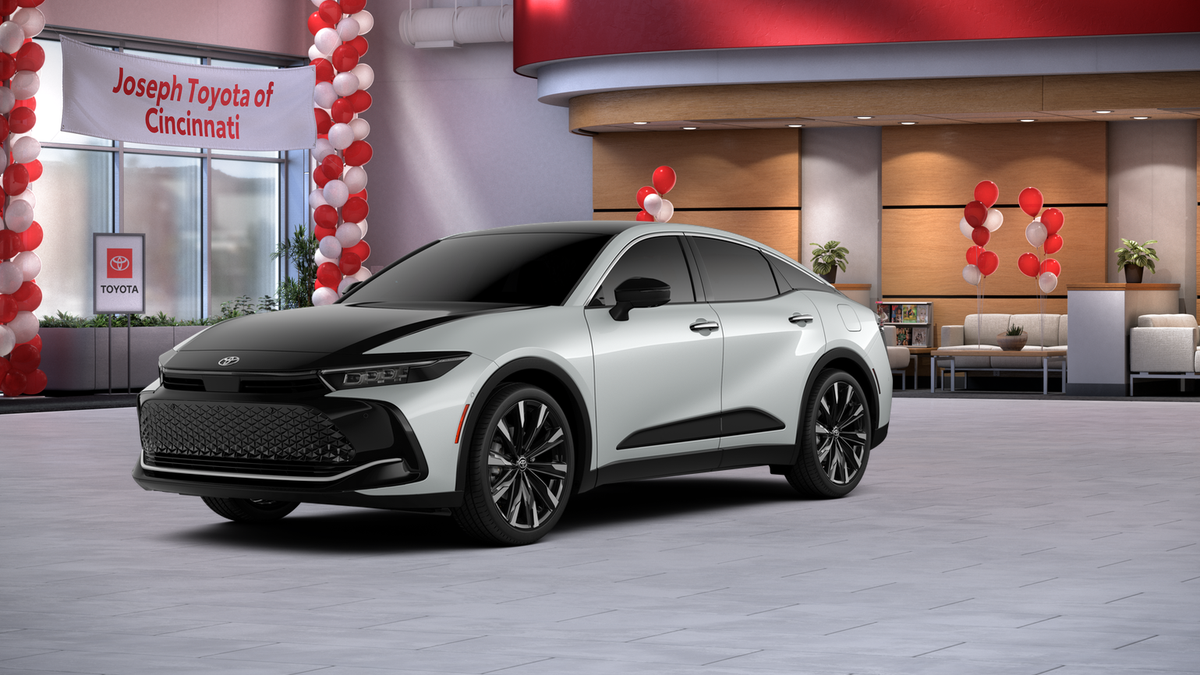 2026 Toyota Crown Platinum's photo