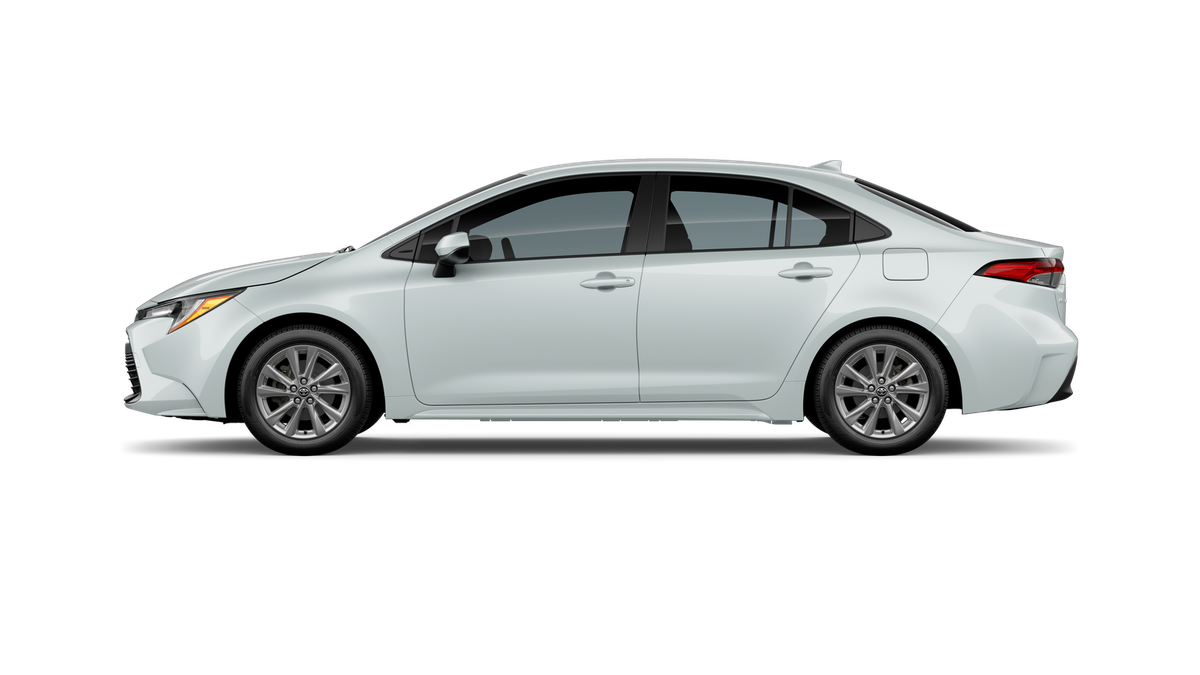 New 2026 Wind Chill Pearl <sup>1</sup> Toyota  LE image 6