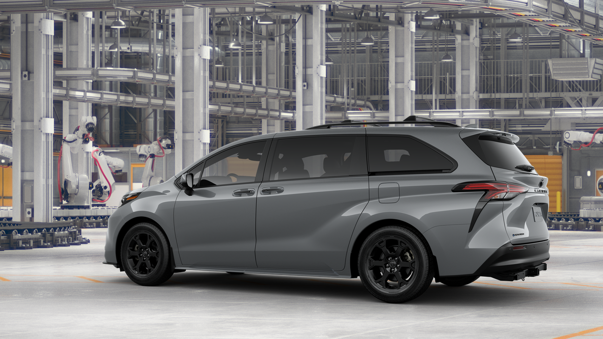 2025 Toyota Sienna Woodland Edition photo 7