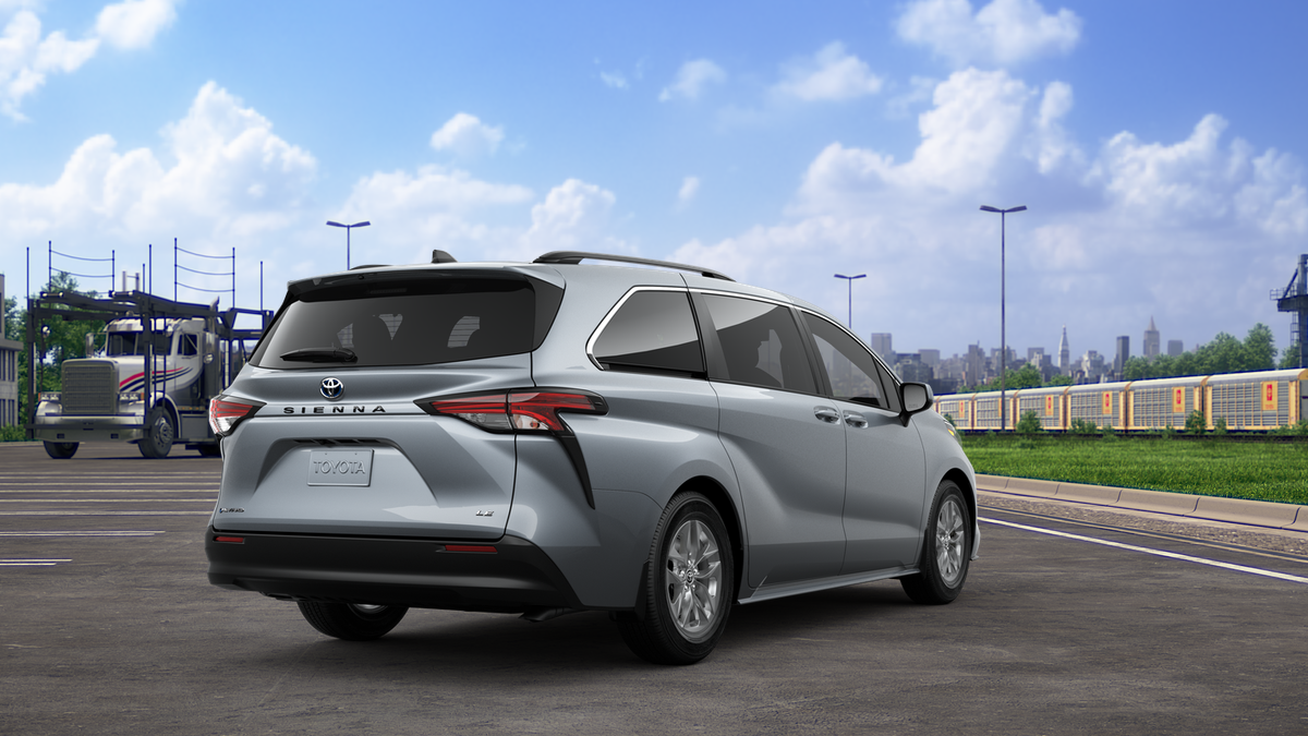 2025 Toyota Sienna LE photo 11