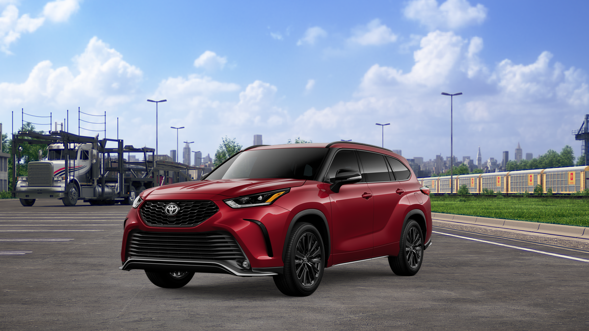 2026 Toyota Highlander XSE's photo