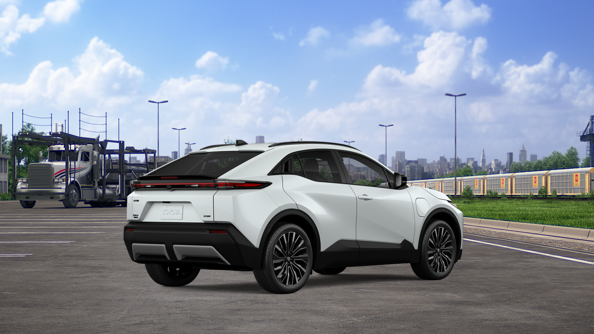 New 2026 Wind Chill Pearl <sup>1</sup> Toyota  XSE image 13