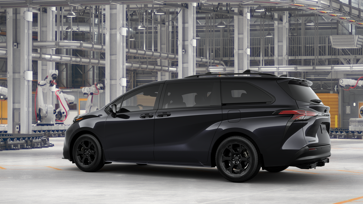 2025 Toyota Sienna Woodland Edition photo 7