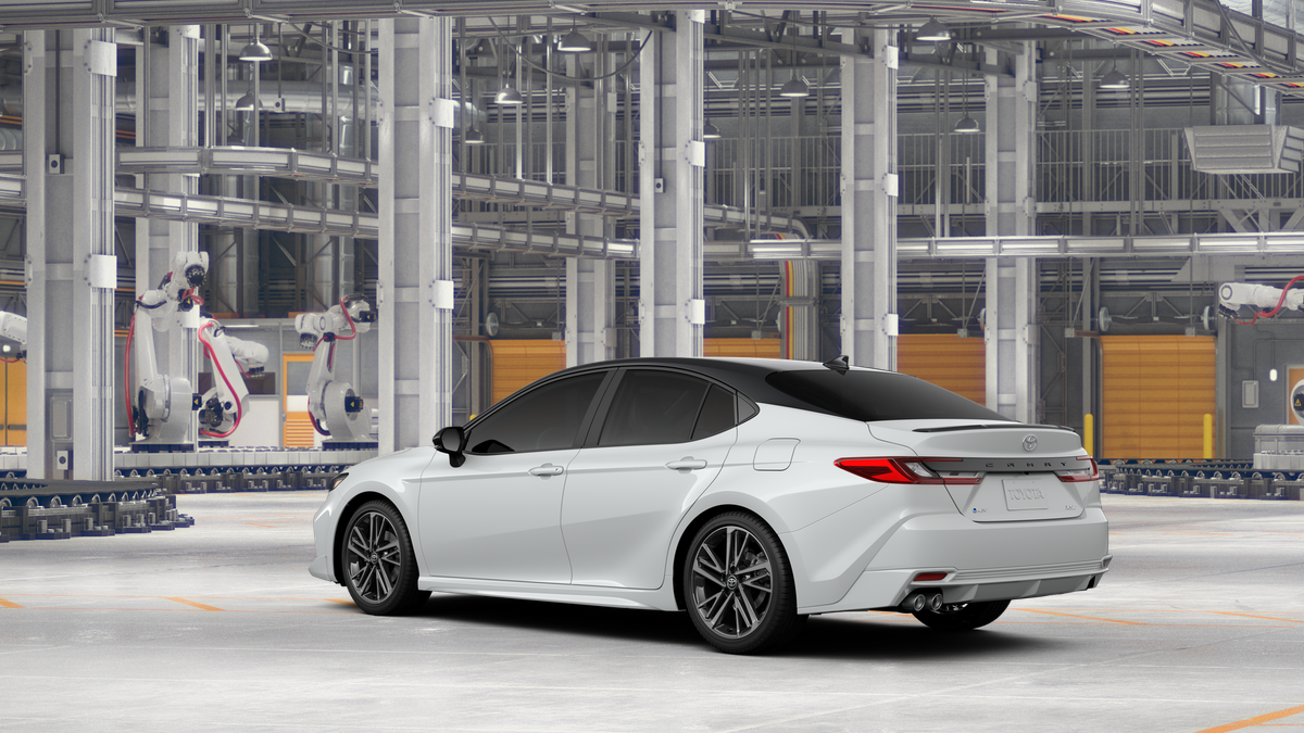 New 2026 Wind Chill Pearl with Midnight Black Metallic roof <sup>1</sup> Toyota  XSE image 8