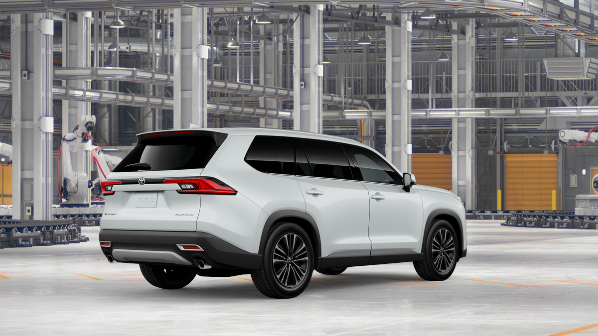 2026 Toyota Highlander Hybrid Platinum photo 9
