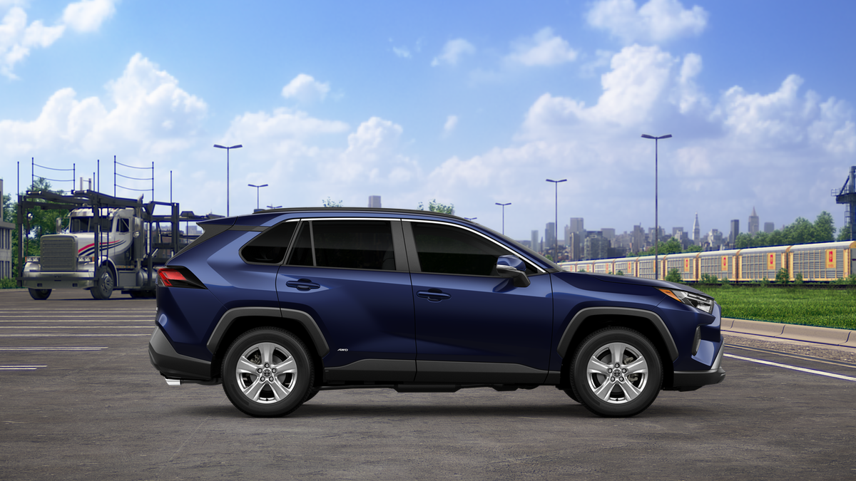 2025 Toyota RAV4 Hybrid XLE photo 12
