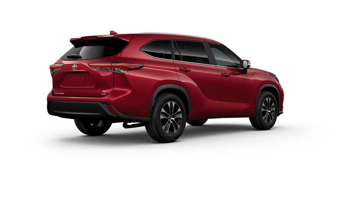 2025 Toyota Highlander XLE photo 8