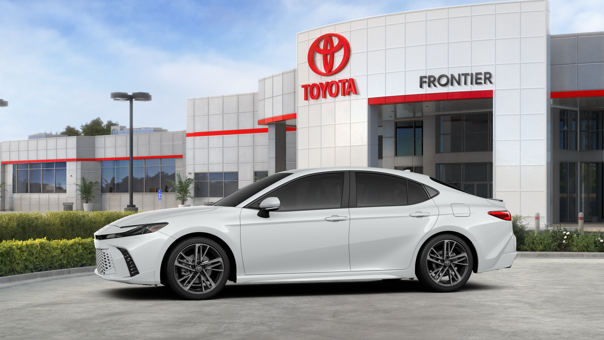 Camry XSE 2.5L 4-Cyl. Engine Front-Wheel Drive [2]