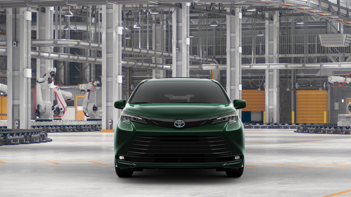 2025 Toyota Sienna Woodland Edition photo 2