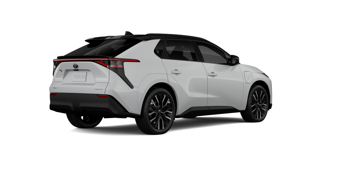 New 2027 Wind Chill Pearl with Midnight Black Metallic roof <sup>1</sup> Toyota  Limited image 26