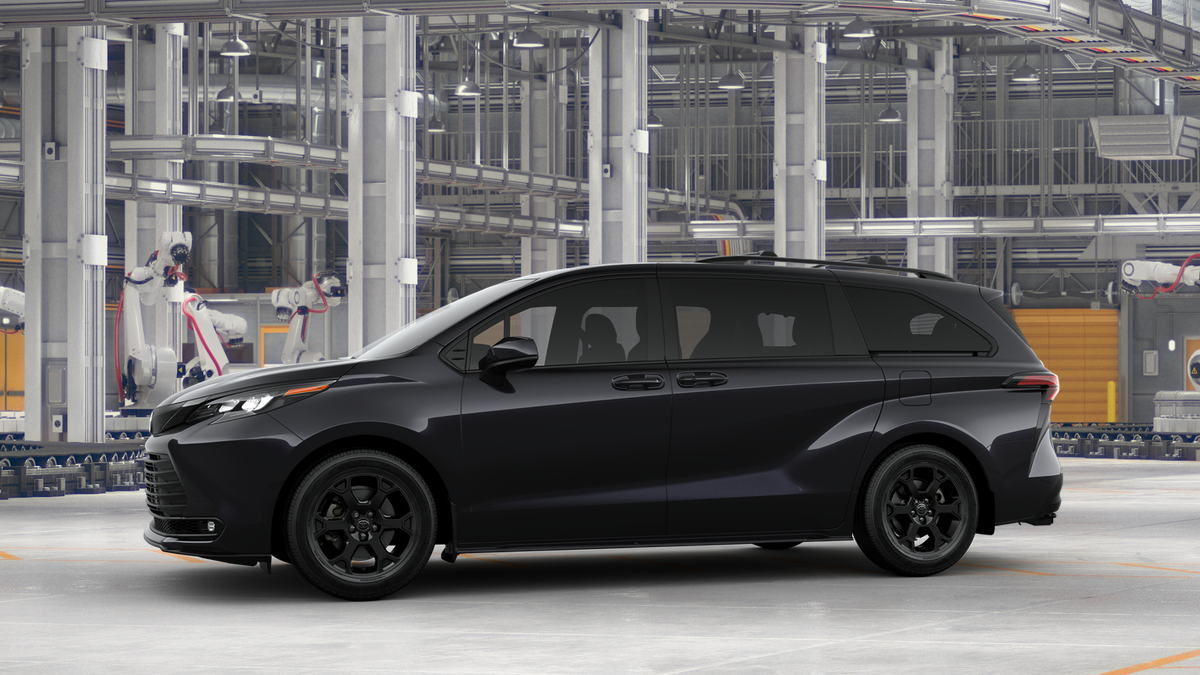 2025 Toyota Sienna Woodland Edition photo 5