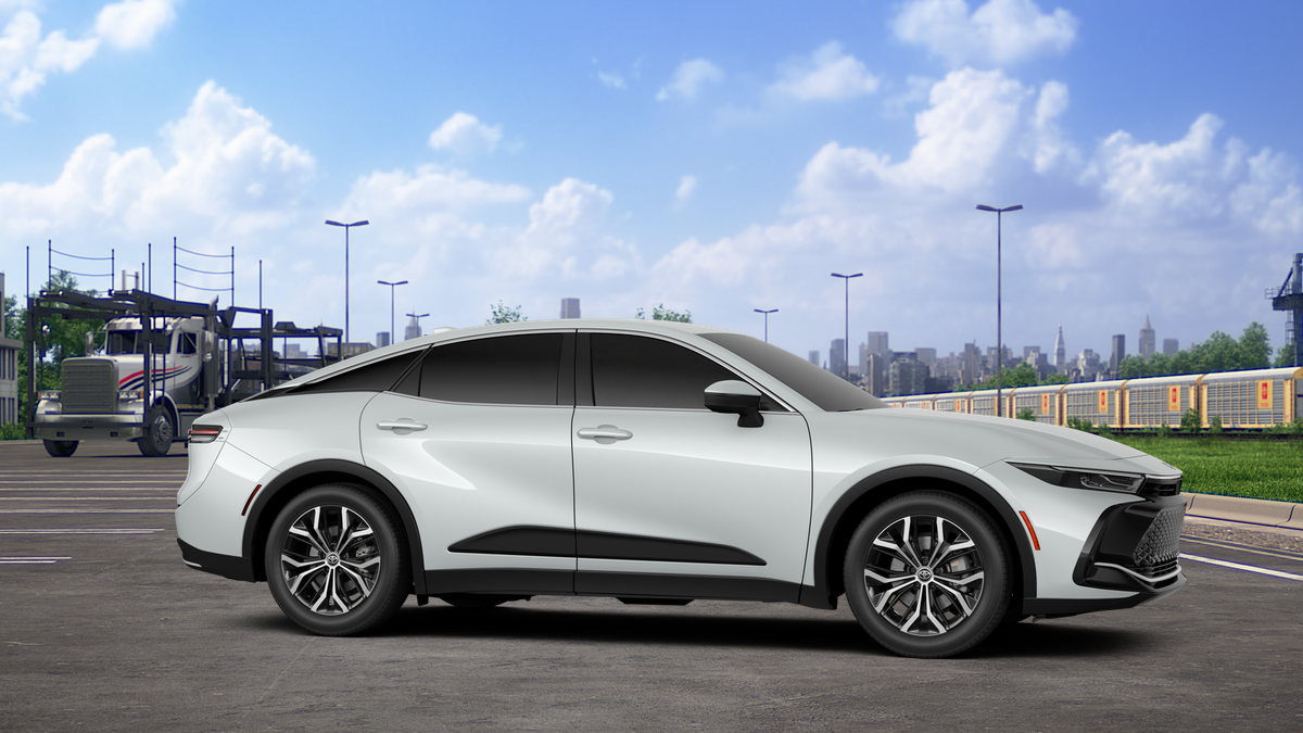 2026 Toyota Crown XLE photo 13