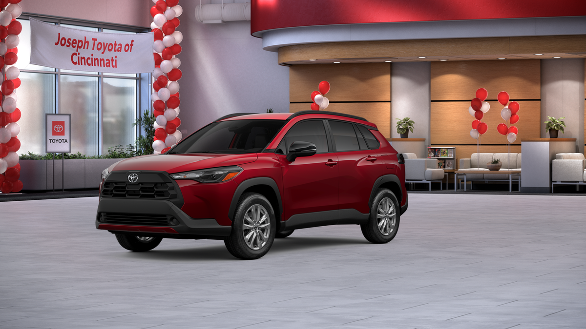 2026 Toyota Corolla Cross LE's photo