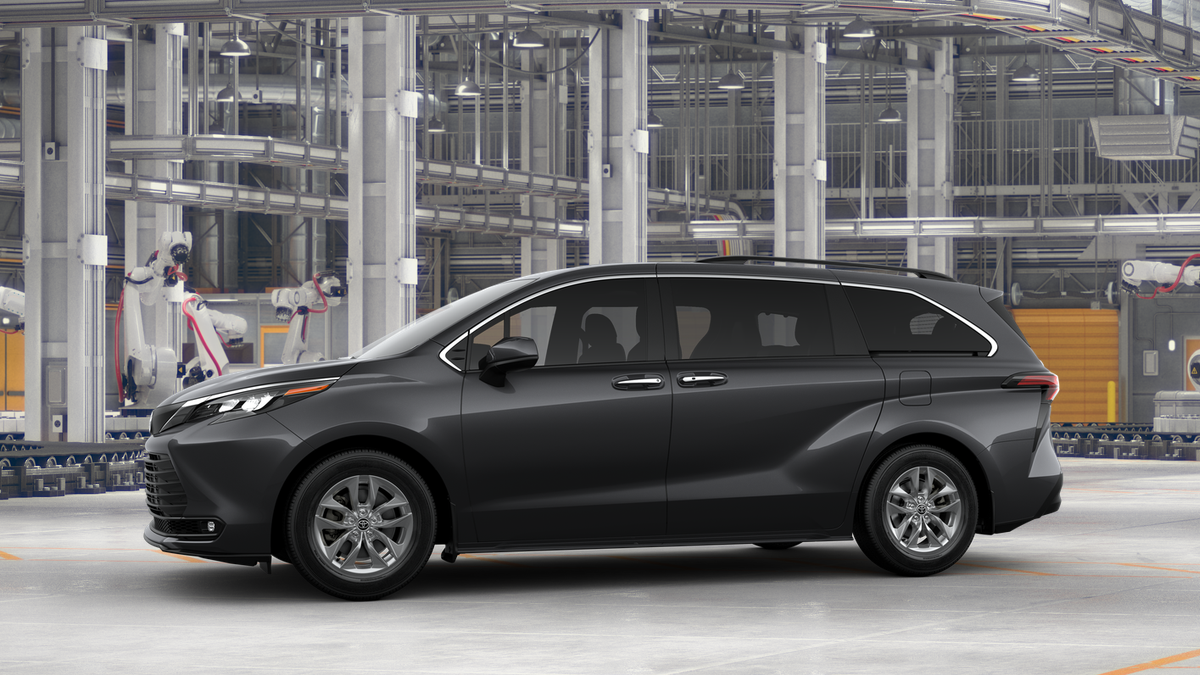 2025 Toyota Sienna XLE photo 5