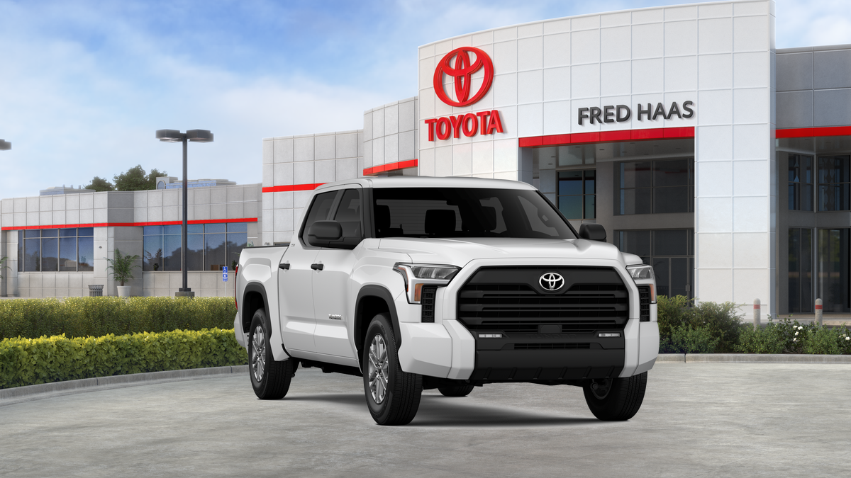 2026 Toyota Tundra SR5 CrewMax photo 16