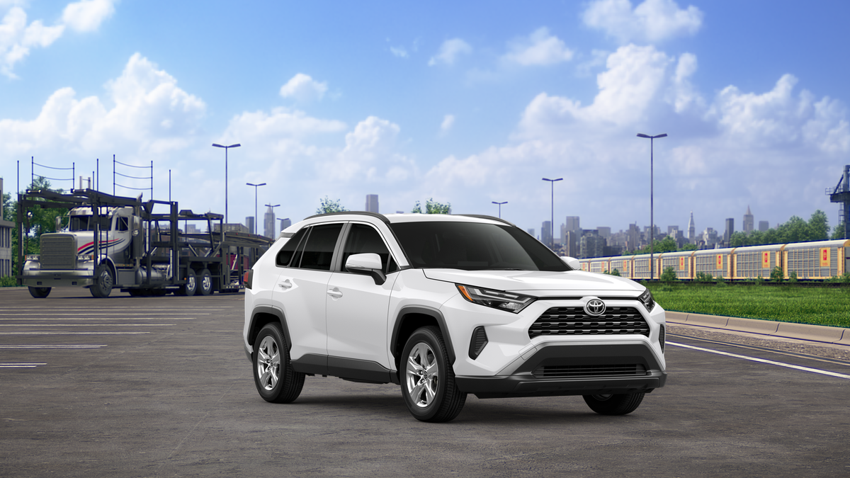 2025 Toyota RAV4 XLE photo 17