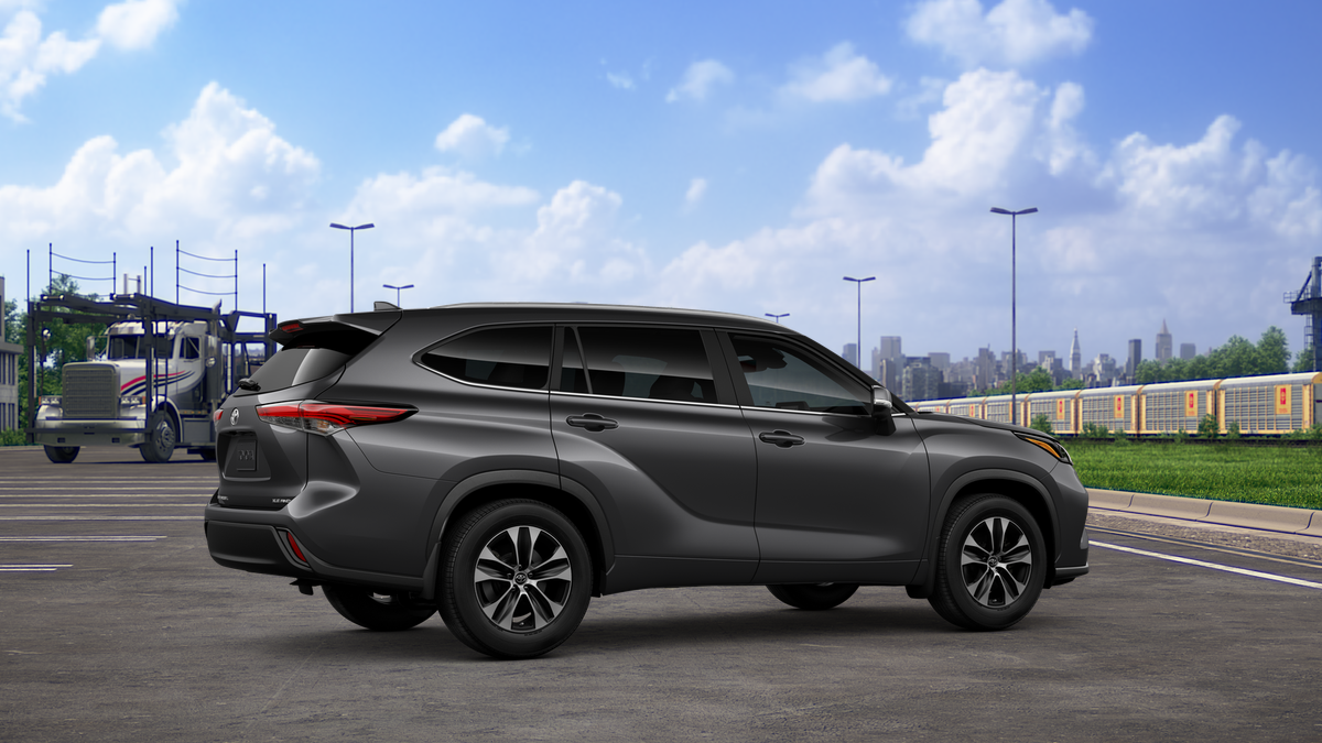 2025 Toyota Highlander XLE photo 11