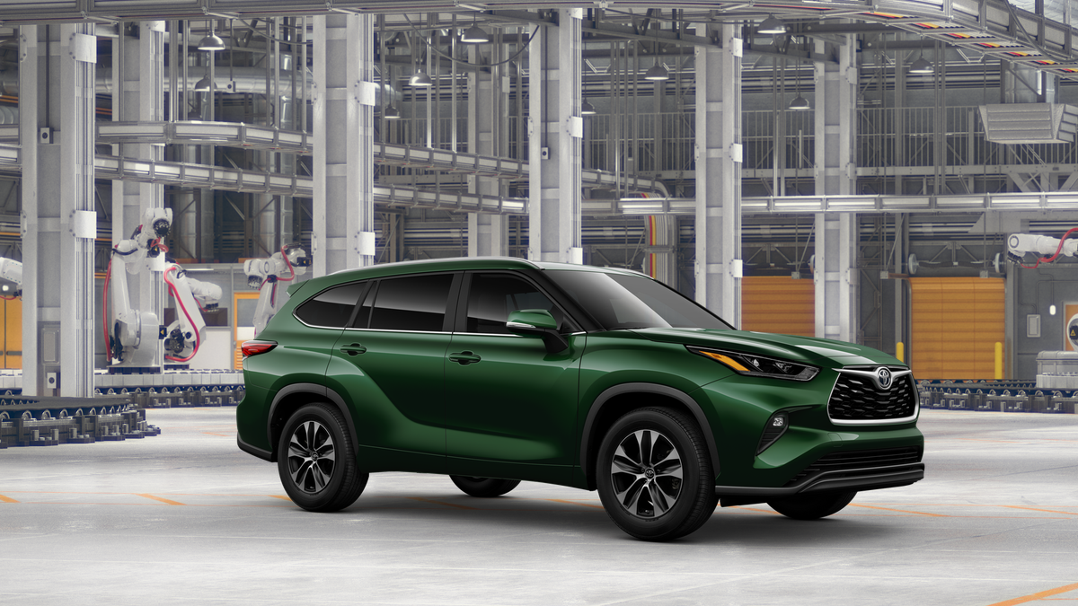 2025 Toyota Highlander XLE photo 16