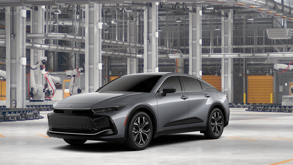 2026 Toyota Crown XLE's photo