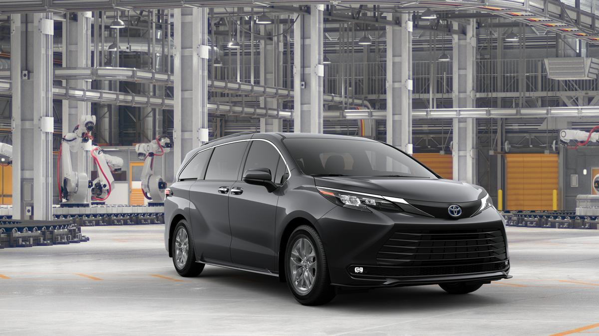 2025 Toyota Sienna XLE photo 17