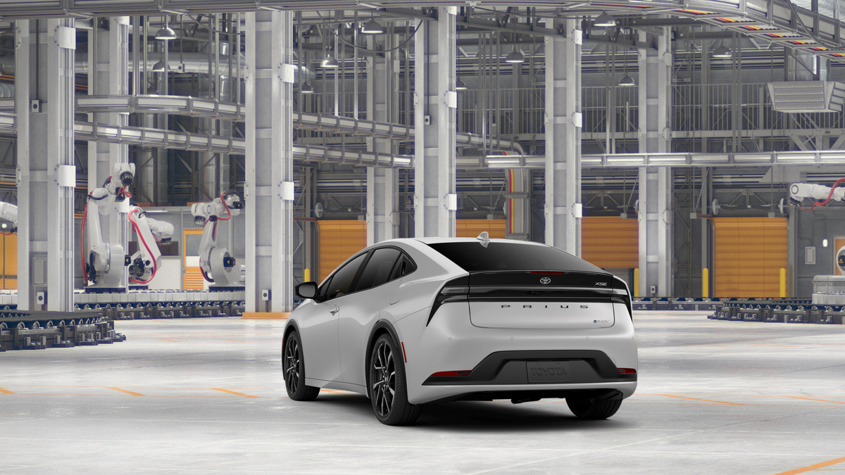 2026 Toyota Prius Plug-in Hybrid XSE photo 9