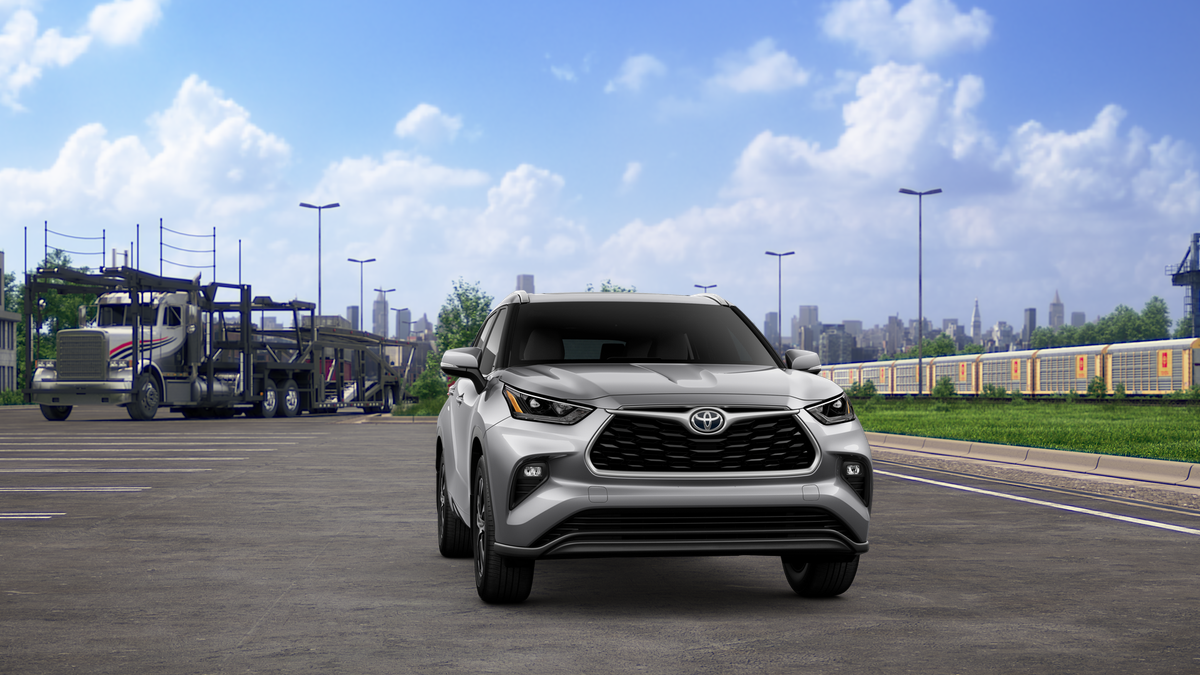 2025 Toyota Highlander XLE photo 18