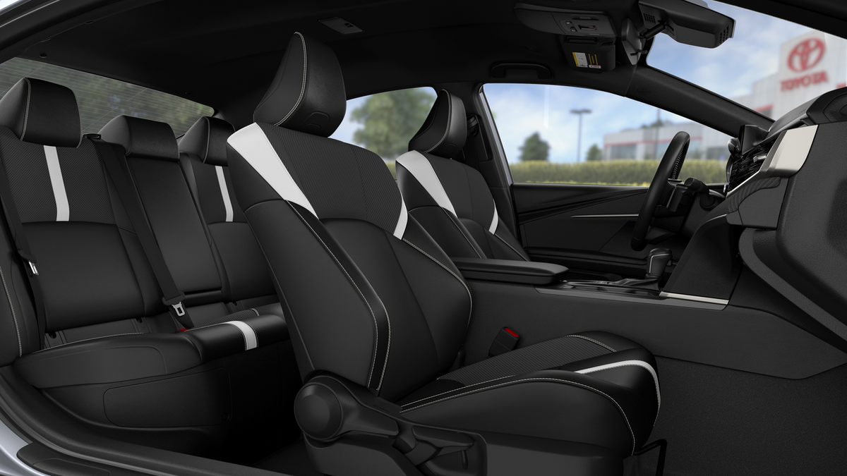 2025 Toyota Camry SE photo 14